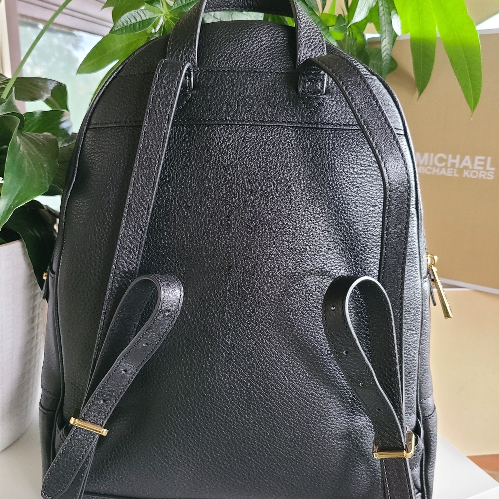Michael kors backpack - Picture 5 of 11